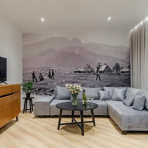 https://apartamenty-i-pokoje-krupowki-16-na-szczytach.zakopanehotels.org